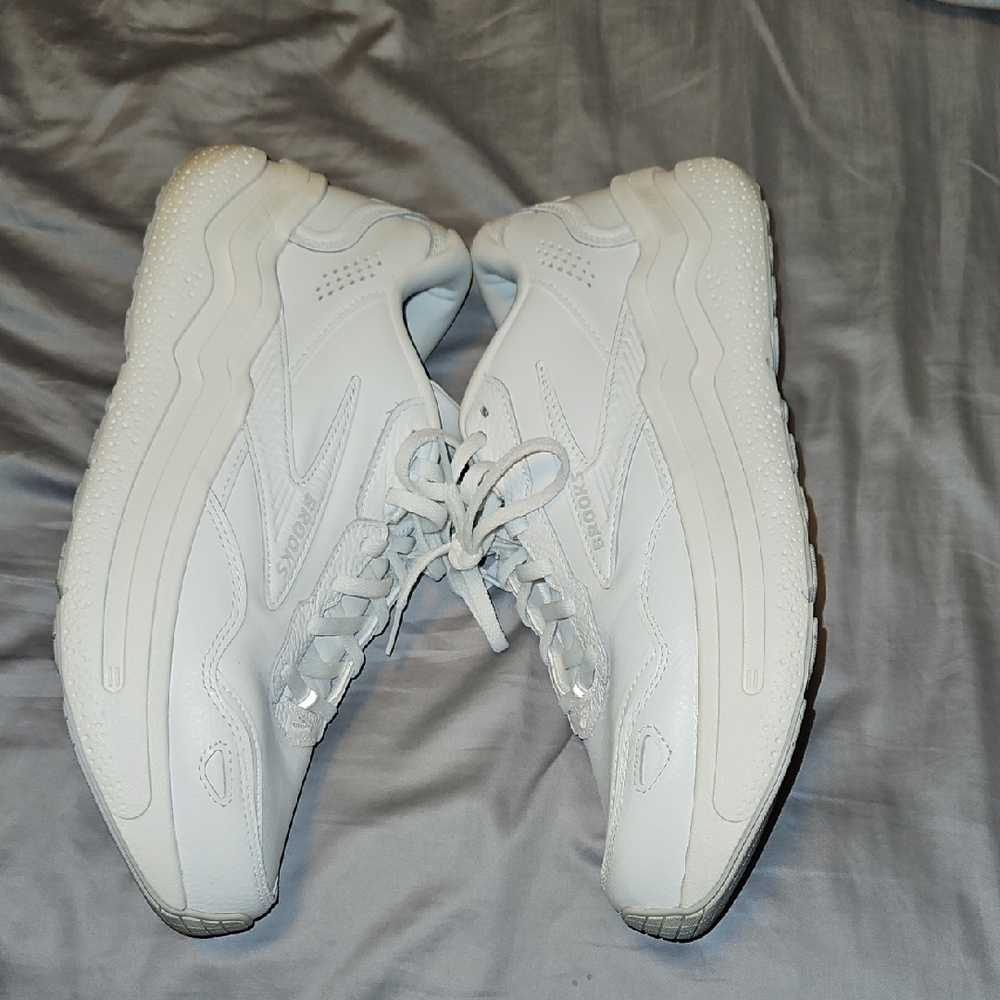 Brooks White Men's Shoes - Picture 3 of 4